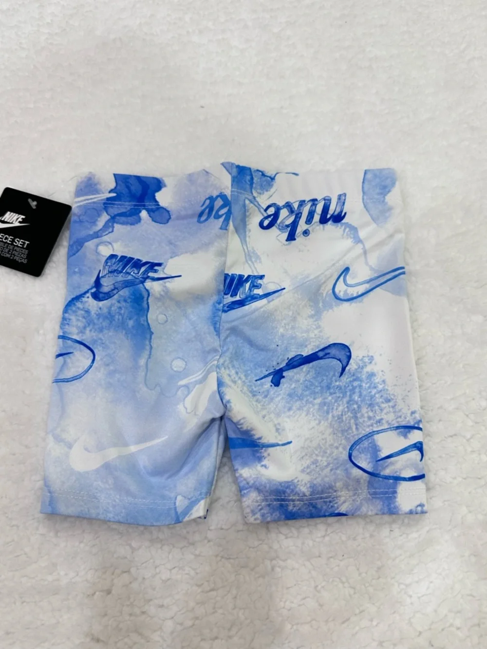 Girl’s Nike Shorts Set - Picture 7 of 12